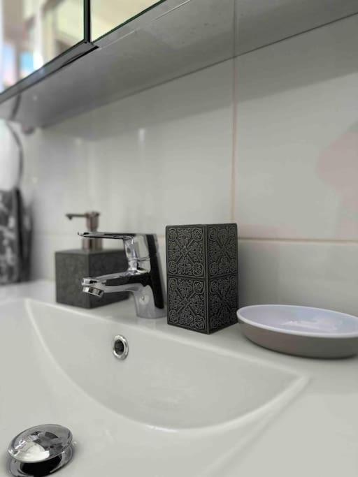 “Apartamento Moderno Y Acogedor Мадрид Екстериор снимка